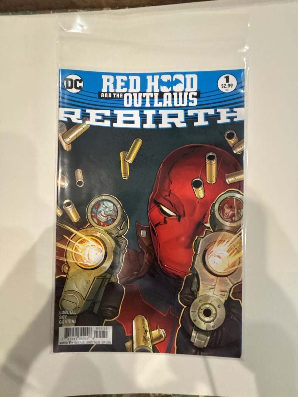 Red Hood and the Outlaws Vol. 1: Dark Trinity